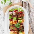 Szaszłyki z ananasem i tofu