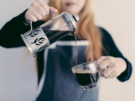 Przedawkowanie kawy - jakie ma objawy? Sprawdź, czy nie musisz odstawić kofeiny!