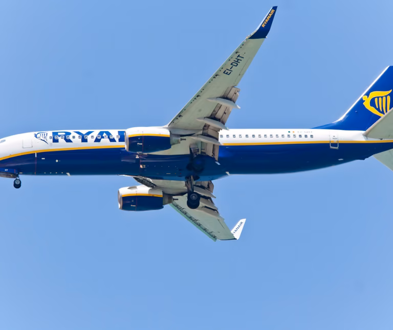 Ryanair zawiesza część połączeń z Polski! Trasy znikną już pod koniec marca.