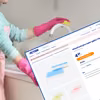 Ten produkt z Action kosztuje mniej niż 5 zł, a zrobi błysk! Usuwa uporczywe plamy bez chemii - ma 2 tryby działania