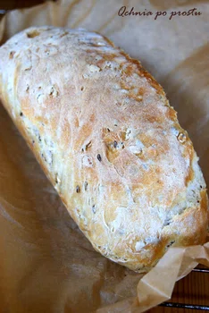 Chleb pszenny z płatkami owsianymi i siemieniem lnianym