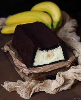 Gotowany sernik bananowy