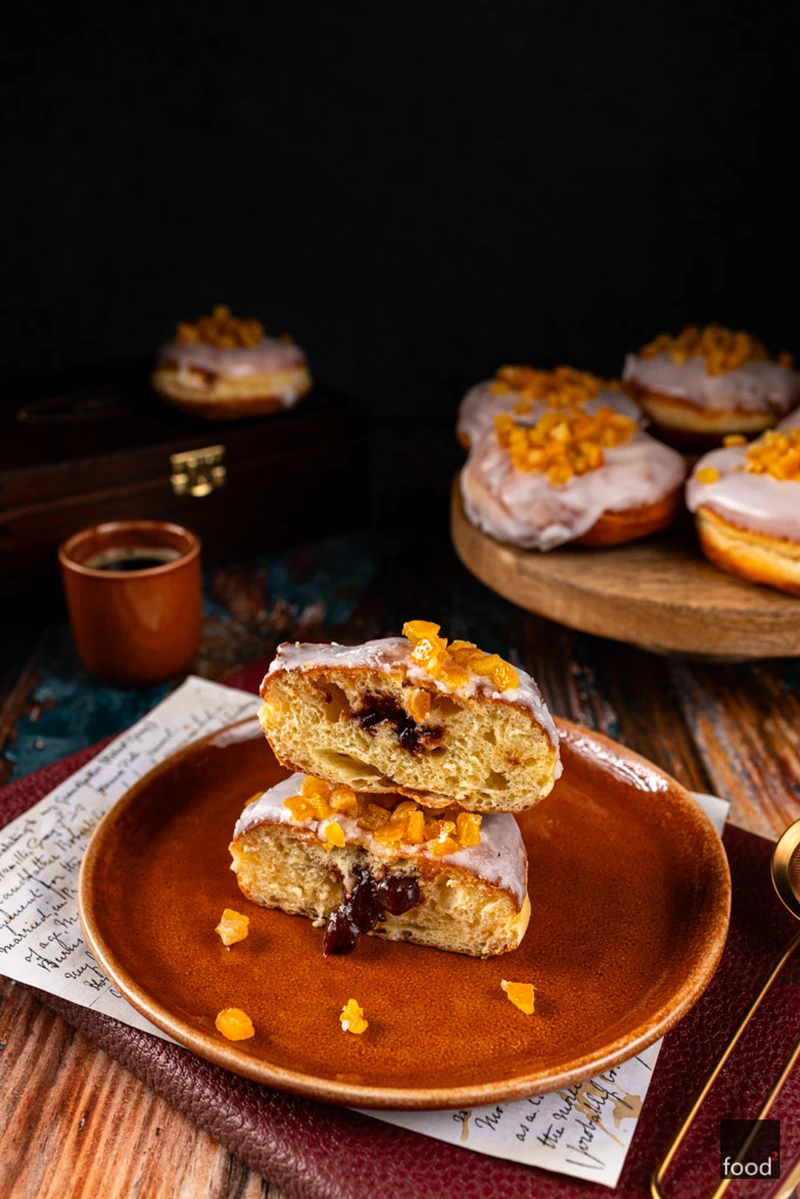 Pączki wrocławskie z powidłami śliwkowymi i cynamonem