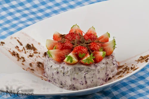 torcik jagodowo - truskawkowy