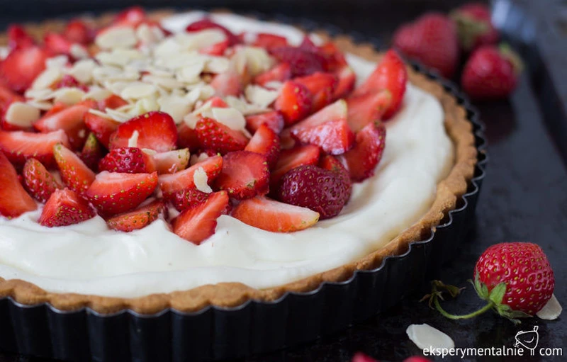 Tarta z truskawkami i serkiem