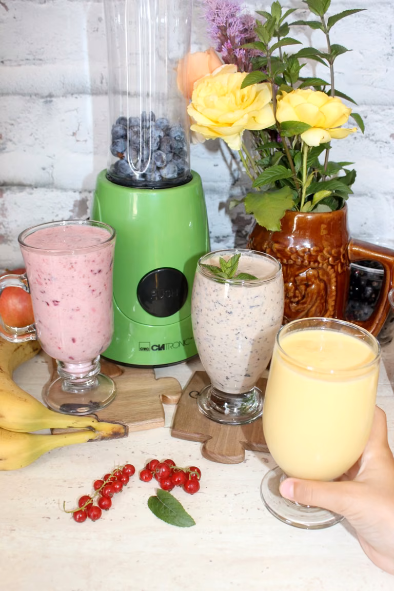 Trzy letnie koktajle i test miksera smoothie-maker Clatronic SM 3593