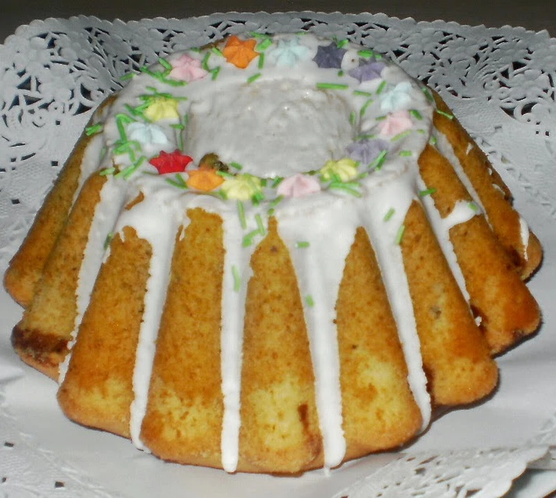 puszysta, wilgotna babka wielkanocna, prosta, pyszna, dwukolorowa