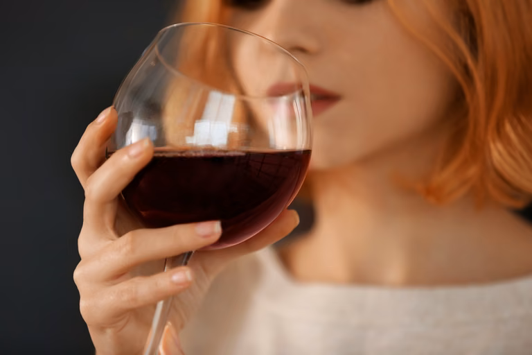 Pijesz regularnie alkohol? Sprawdź, co się stanie z Twoim organizmem po miesiącu