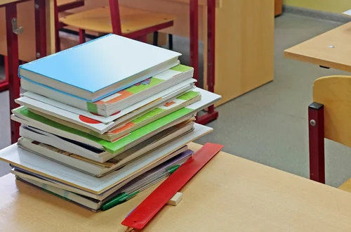 Ogłoszono nowe kwoty dotacji na podręczniki w 2026 roku! Ten projekt ucieszy szczególnie uczniów tych klas