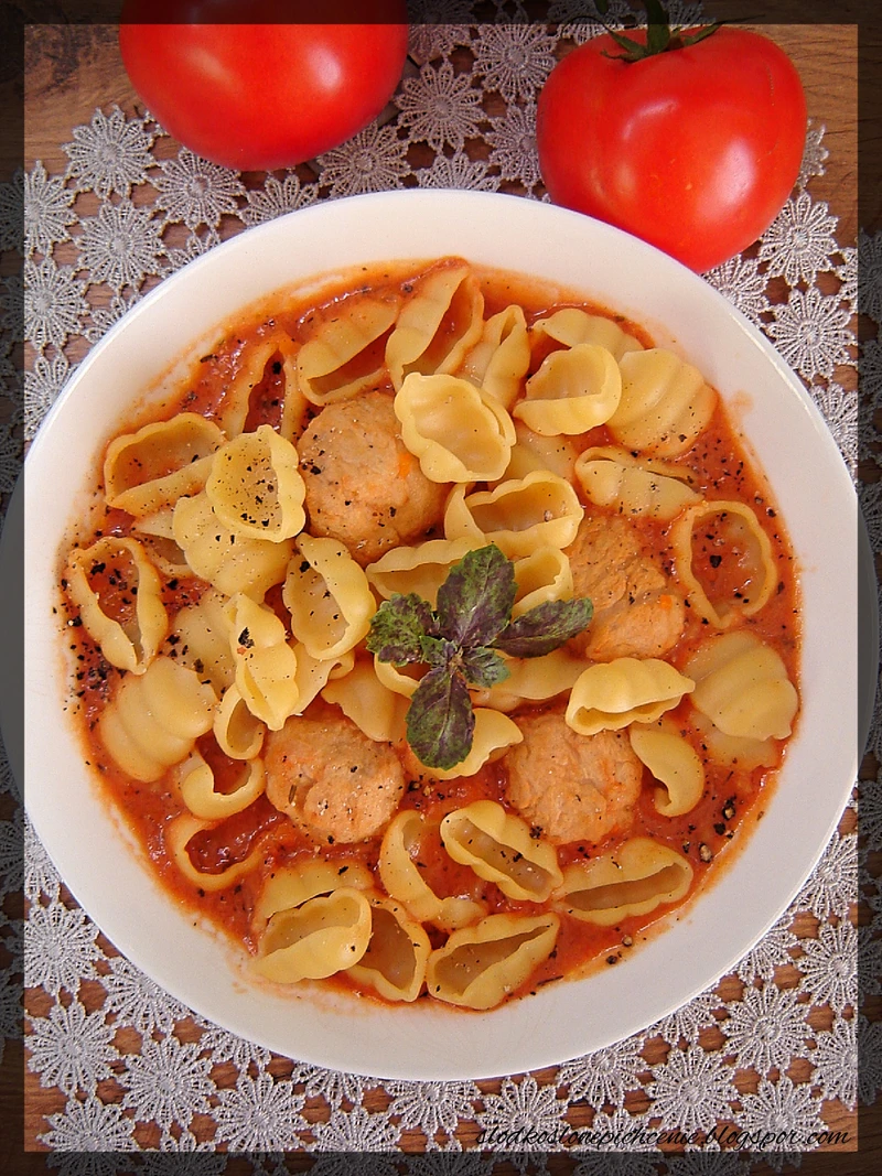 Zupa pomidorowa z pulpecikami