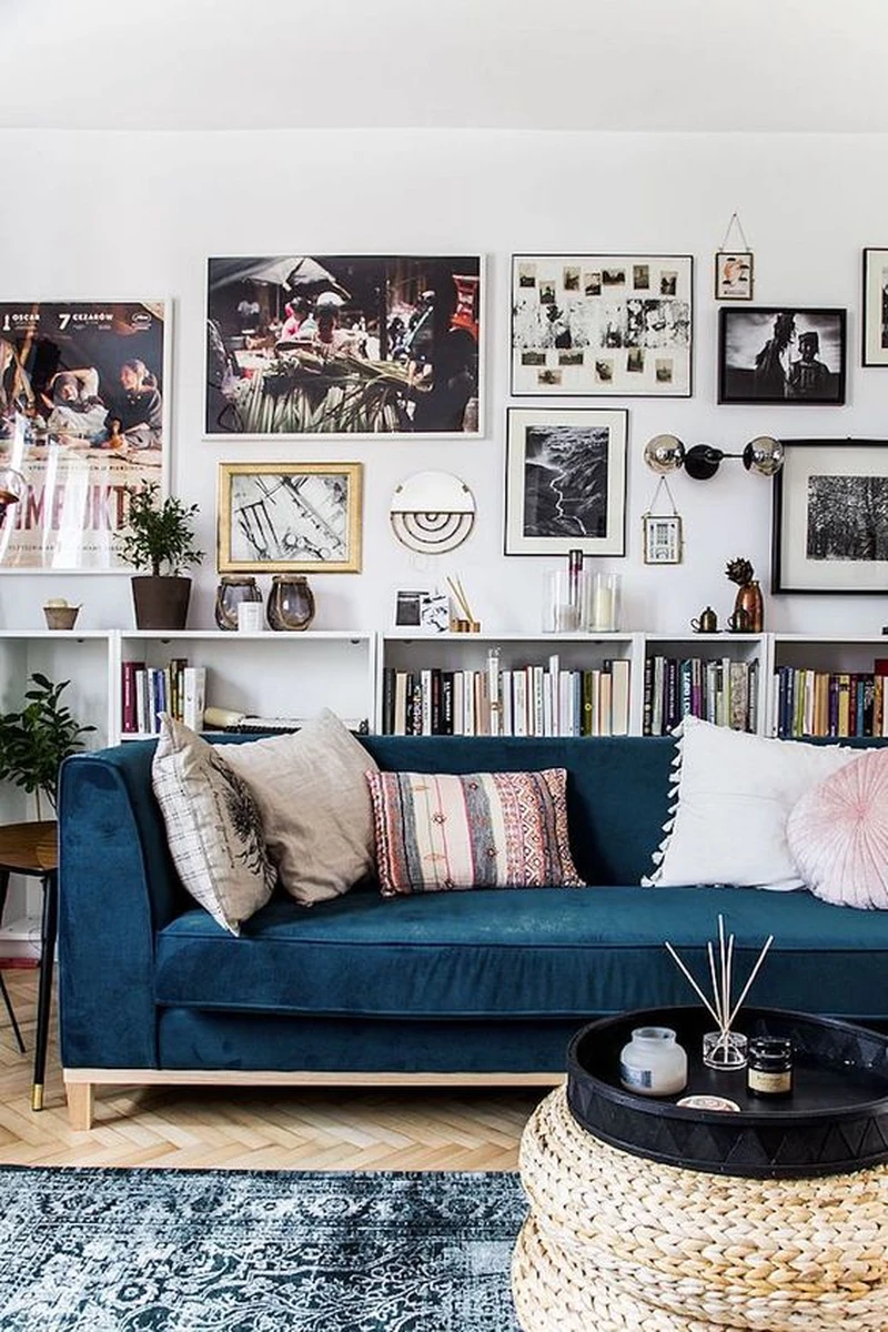 Granatowa sofa