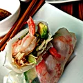spring rolls z krewetkami i awokado