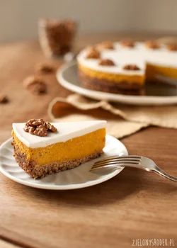 pumpkin pie z imbirem, kokosem i orzechami (bez cukru, bez mąki)