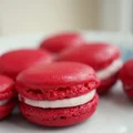Francuskie macarons z kremowym nadzieniem