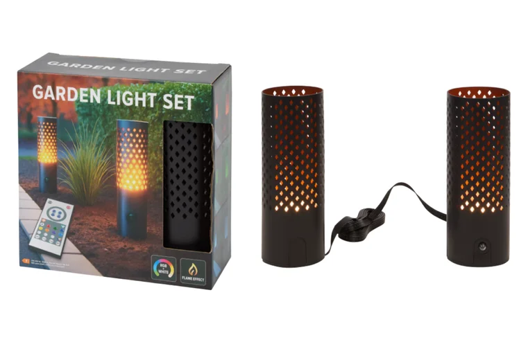 Zdjęcie Te lampki z Action to nowy hit ogrodów! Można sterować światłem z kanapy - Ażurowy klosz i efekt płomienia robią robotę #2