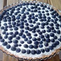 TARTA Z BIAŁĄ CZEKOLADĄ I BORÓWKAMI