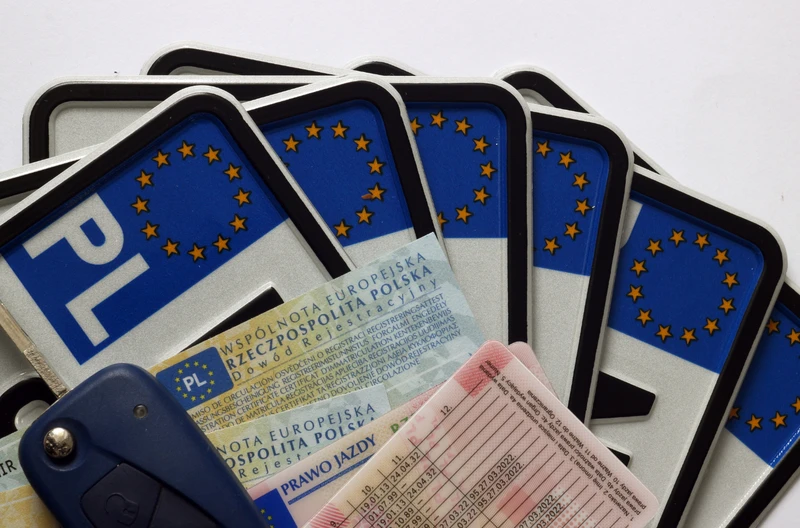 Obowiązkowa wymiana prawa jazdy dla 15 mln kierowców! UE zdecydowała o ostatecznym terminie i badaniach lekarskich