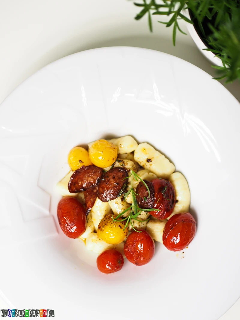 Gnocchi z pomidorkami
