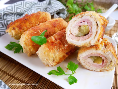 Kotlet schabowy z boczkiem i ogórkiem kiszonym - pyszne roladki wieprzowe