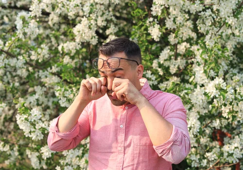 Pieką Cię oczy? To nie zawsze alergia!