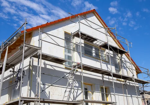 Darmowe ocieplenie budynków! Z nowego programu modernizacji skorzysta 5 gmin w Polsce - ruszył pilotaż