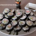 Sushi maki z ogórkiem i surimi
