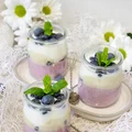 Owocowy pudding chia z warstwą pistacjową i borówkami