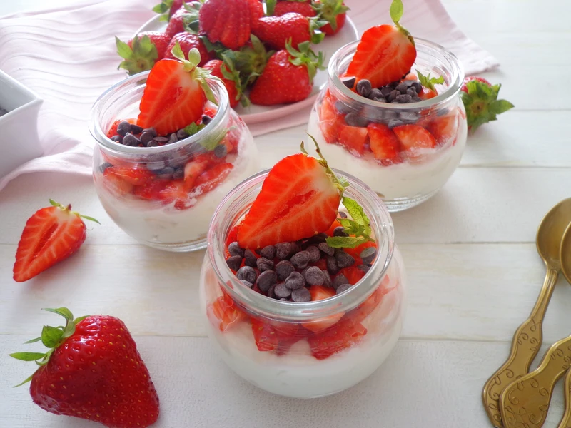 Truskawkowy cheesecake w szklankach