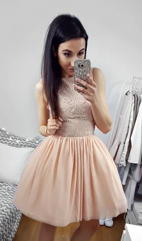 Cielista sukienka z cekinową górą
