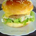 Burger à la Big Mac z McDonald's.