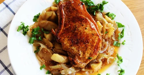 Jabłkowo -musztardowy chutney w towarzystwie pork chops