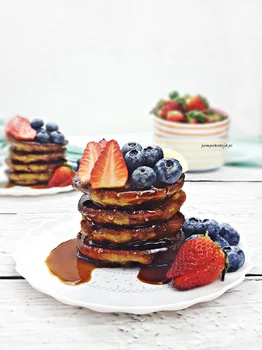 PLACUSZKI JAGLANE Z JABŁKIEM I RICOTTĄ