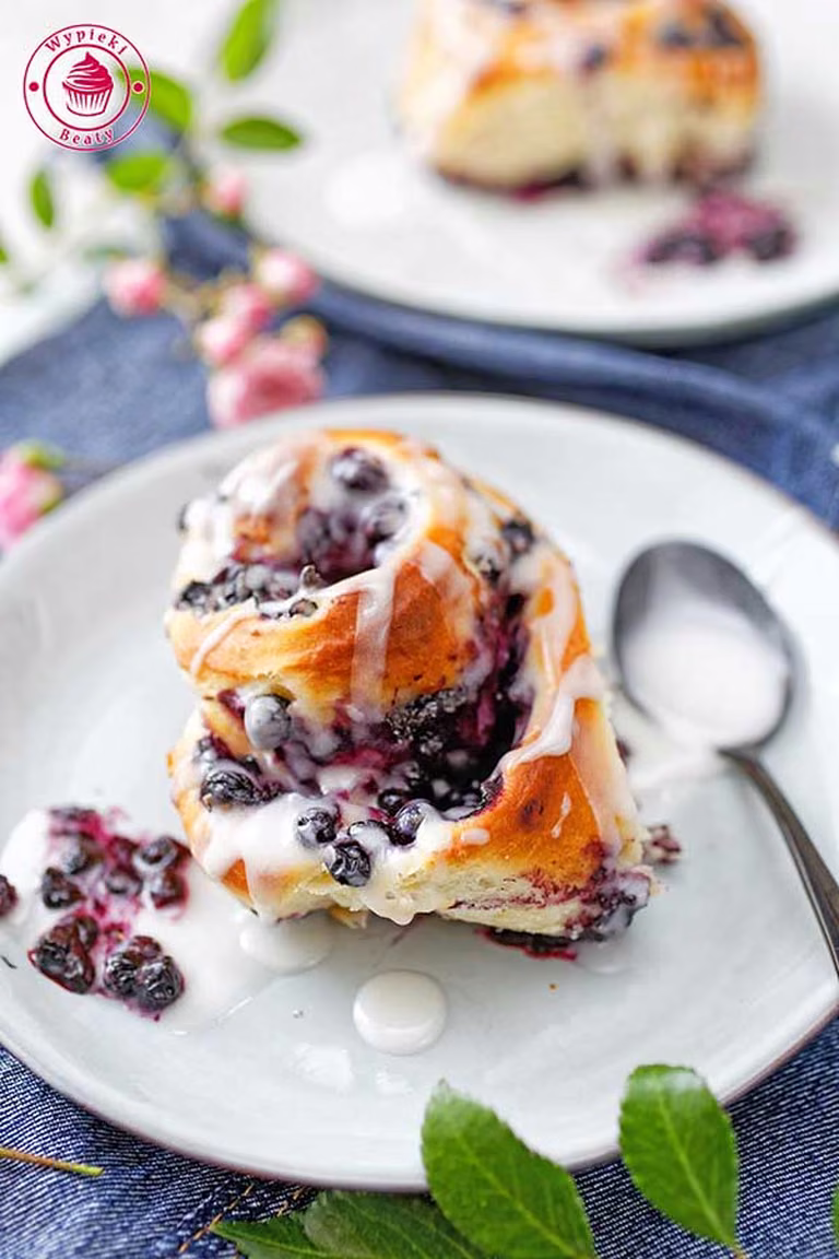 Ślimaczki z jagodami i mascarpone
