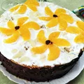 Tort owocowy z bitą śmietaną