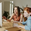 Zdalne nauczanie – 7 sposobów, by pomóc dzieciom dostosować się do nauki online