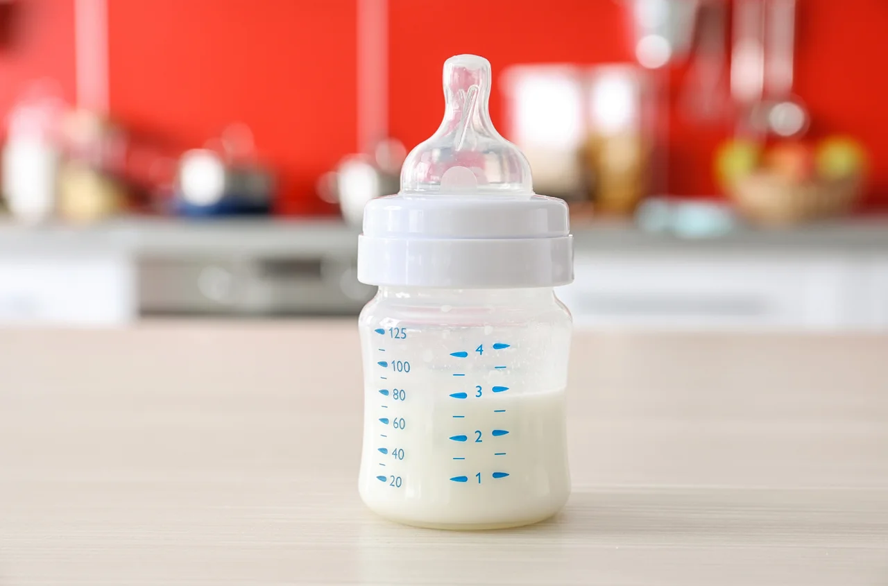 PILNE: Groźne bakterie w popularnym mleku dla dzieci! Ostrzeżenie od GIS!