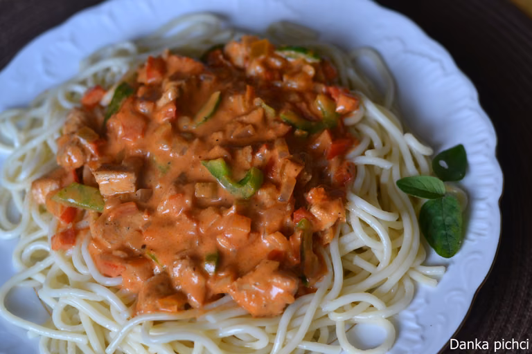 Sycące spaghetti z kurczakiem