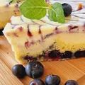 Ciasto serowe z borówkami i białą czekoladą