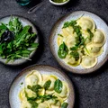 RAVIOLI ZE SZPINAKIEM I RICOTTĄ