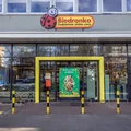 W sklepach sieci Biedronka pojawiły się nietypowe kartony! Ręczny system zaskoczył klientów