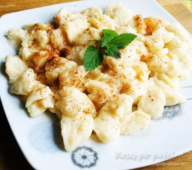 Pierogi leniwe z cukrem i cynamonem