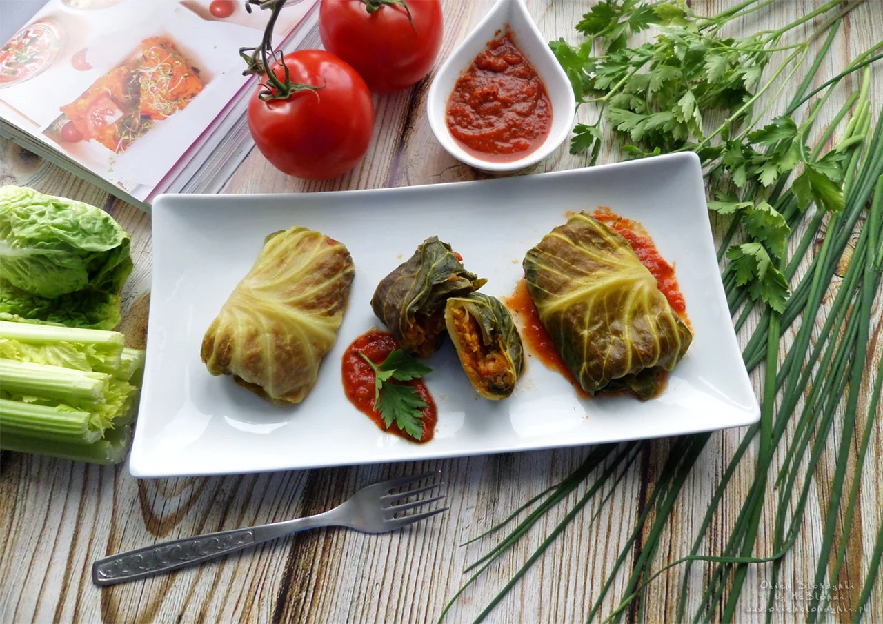 Gołąbki warzywne z sosem pomidorowym (dieta dr Dąbrowskiej) – przepis krok po kroku