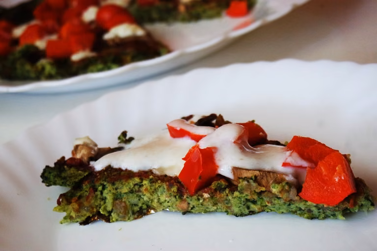 Fit pizza na brokułowym spodzie - HIT