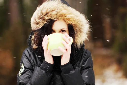 Wypróbuj rozgrzewający napój na zimne dni!