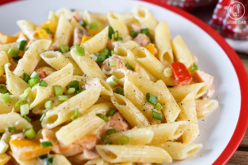 Śmietanowe penne z łososiem