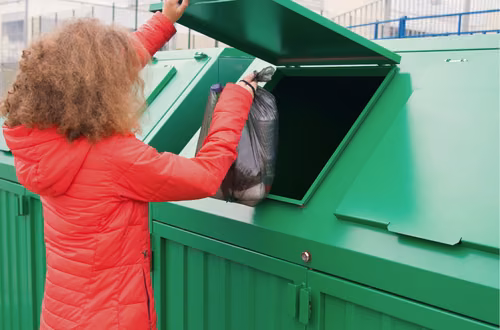 Kodowane worki na śmieci! 1 maja 2026 polskie miasto wprowadza dobrowolny system śledzenia odpadów