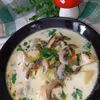Zupa pieczarkowa z ziemniakami na mięsie gulaszowym drobiowym