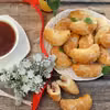 Pieczone pierożki z kapustą i kiełbasą