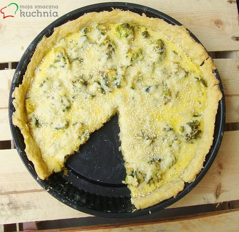 Tarta z brokułami i sezamem