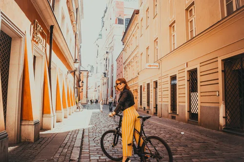 Na co zwrócić uwagę przy zakupie damskiego roweru?
